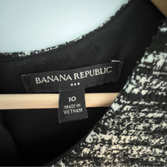 Black & white fit and flare Banana Republic midi dress, size 10 - Picture 8 of 13